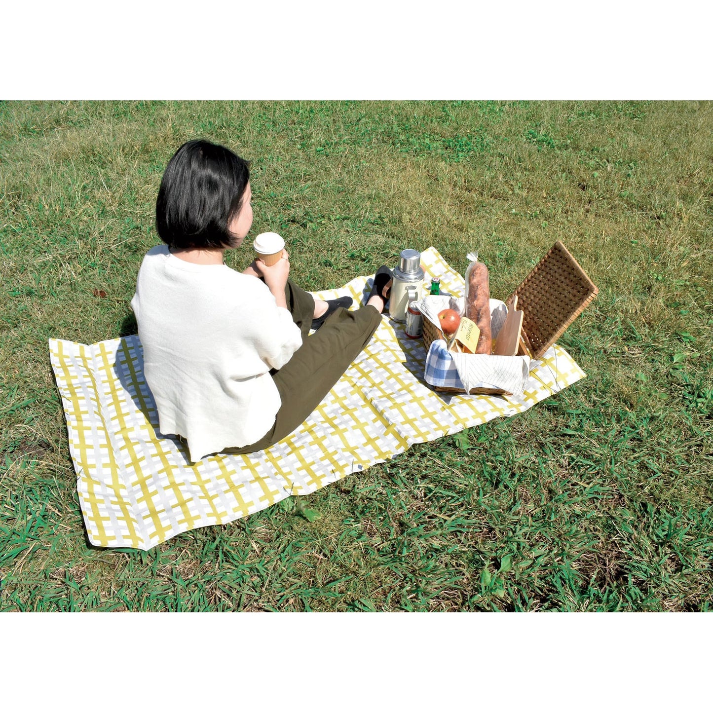 piatto レジャーシート ミックスチェック A561【現代百貨 アウトドア 遠足 ピクニック 公園 お手入れ簡単 コンパクト 軽量 汚れに強い かわいい 2~3人用】