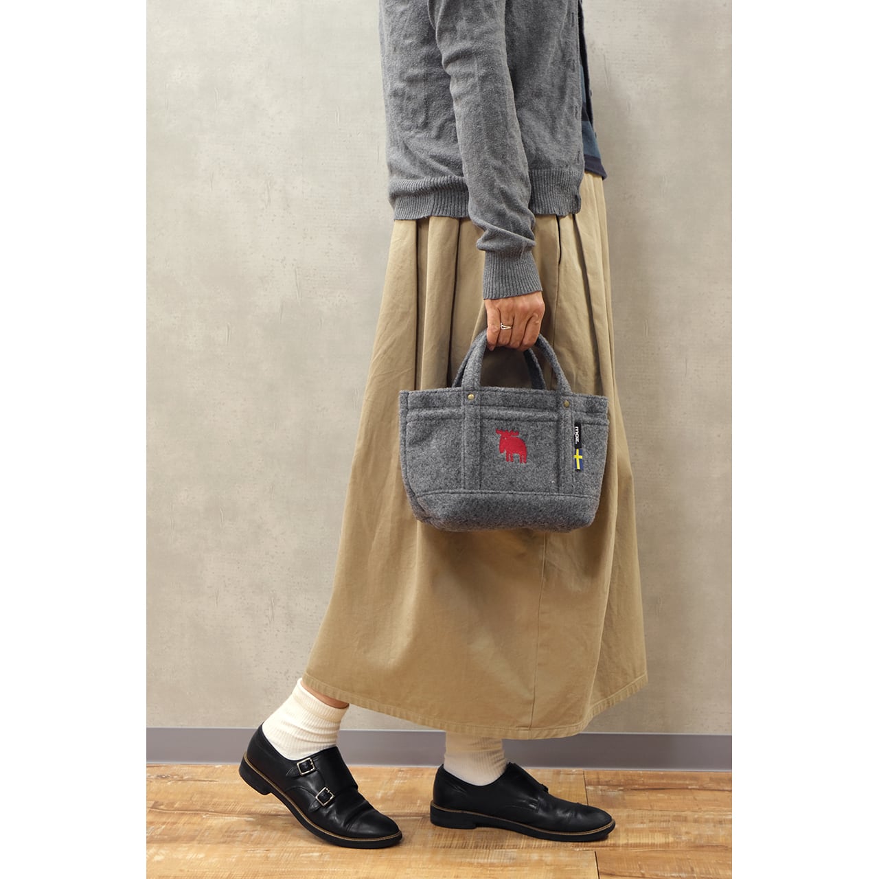 moz/モズ フェルトート mini【北欧 モズ スウェーデン ブランド エルク ヘラジカ シンプル カジュアルバッグ ミニトート お散歩 刺しゅう入り 収納 小物用 サブバッグ フェルト風】