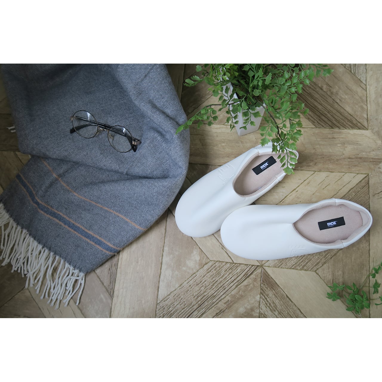 moz/モズ ルームシューズ ウォッシャブルレザーM【北欧 モズ スウェーデン ブランド エルク ヘラジカ シンプル ワンポイント 洗えるかわいい レザー風 ユニセックス トレンド 水洗いOK 日用品】