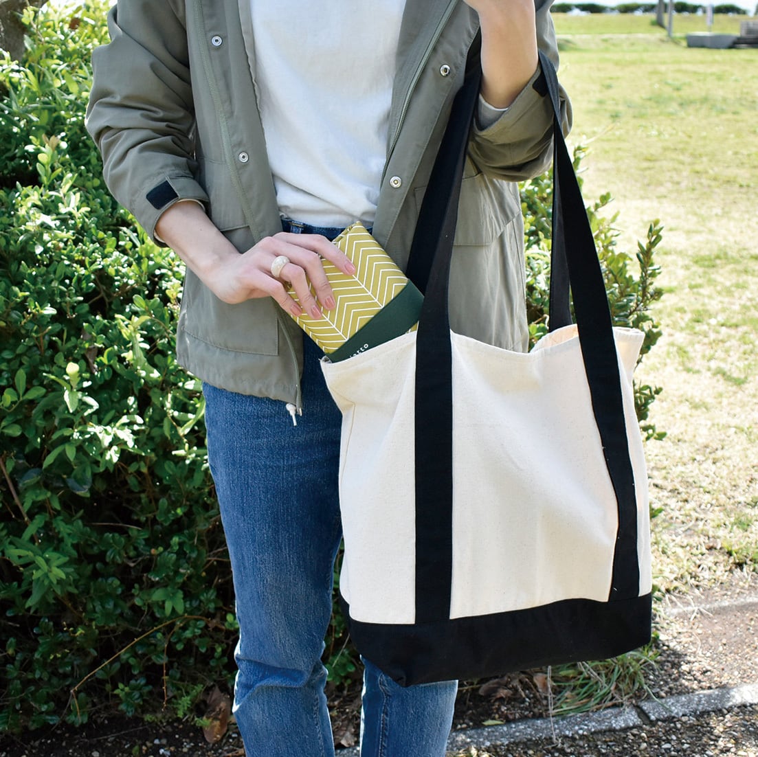 piatto レジャーシート ヘリンボーン A653【現代百貨 アウトドア 遠足 ピクニック 公園 お手入れ簡単 コンパクト 軽量 汚れに強い かわいい 2~3人用】