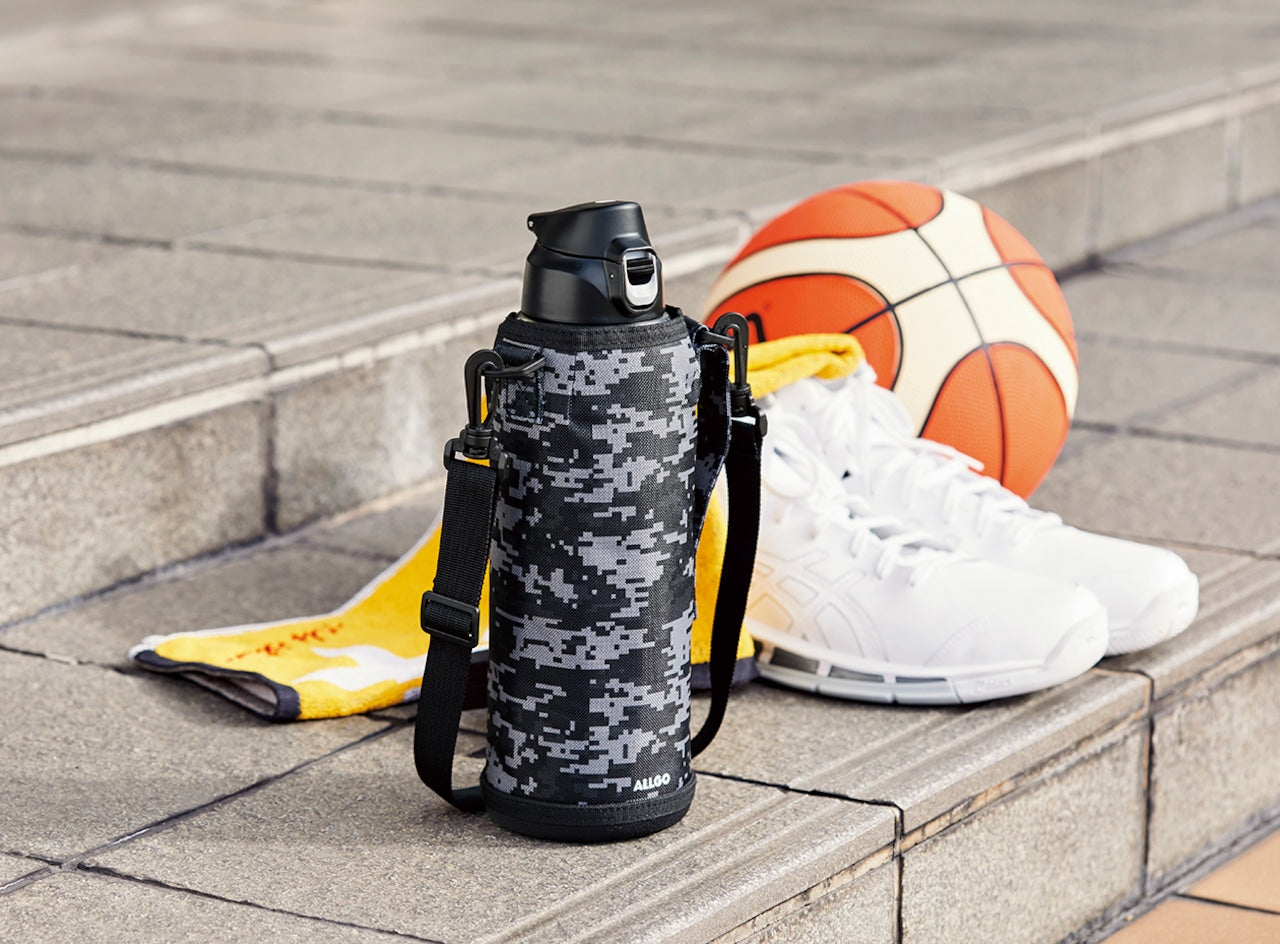 ポータブルボトル 1.5L ブラック 【保冷専用】 PBY-15(K)【直飲み 通学 通学 小学生 中学生 高校生 男の子 男子 スポーツ クラブ アウトドア キッズ 水筒 ステンレス まほうびん ウォーターボトル 軽量 ロック付き ポーチ 肩から掛けられる 大容量 マイボトル 魔法瓶】