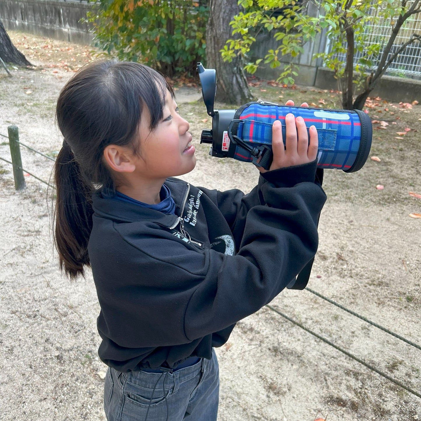 【今だけ限定プライス】保冷専用 ポータブルボトル 1.0L PBY-10【キッズ水筒 斜め掛け 子供用 通学 暑さ対策 おしゃれ 軽量小学生 保冷水筒 兄弟姉妹で使える 男女兼用 ステンレスボトル】