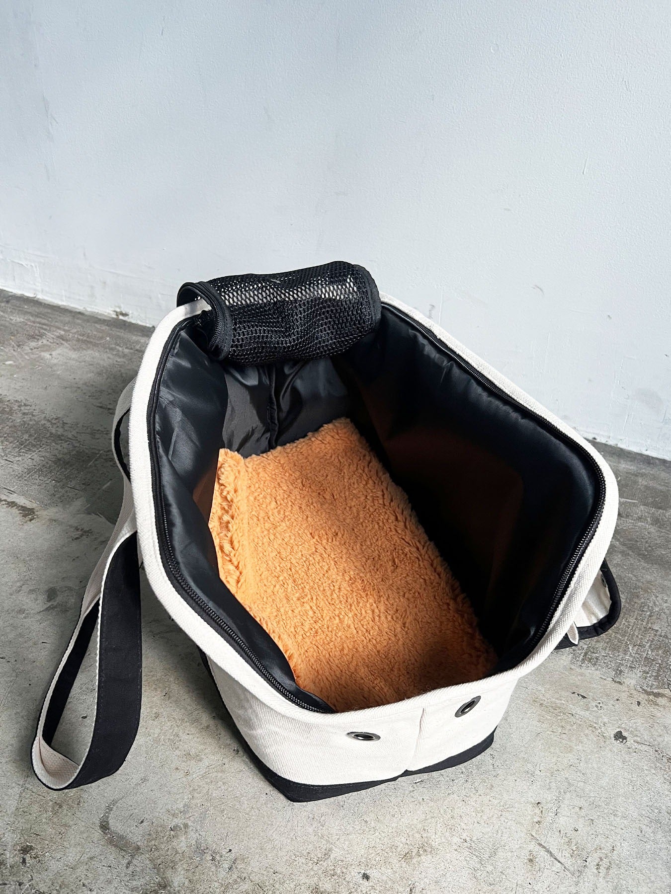 【送料無料】pet carry canvas tote L【ペット用 キャリーバッグ トートバッグ 軽量 おしゃれ 人気 多機能 キャンバス カジュアル】